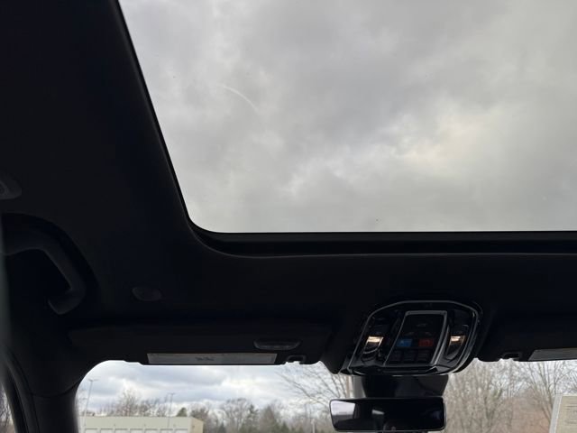 Used 2021 Jeep Grand Cherokee L Overland w/ Luxury Tech Group IV image 15