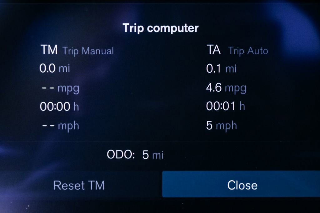 New 2026 Volvo XC40 B5 Ultra w/ Climate Package image 12