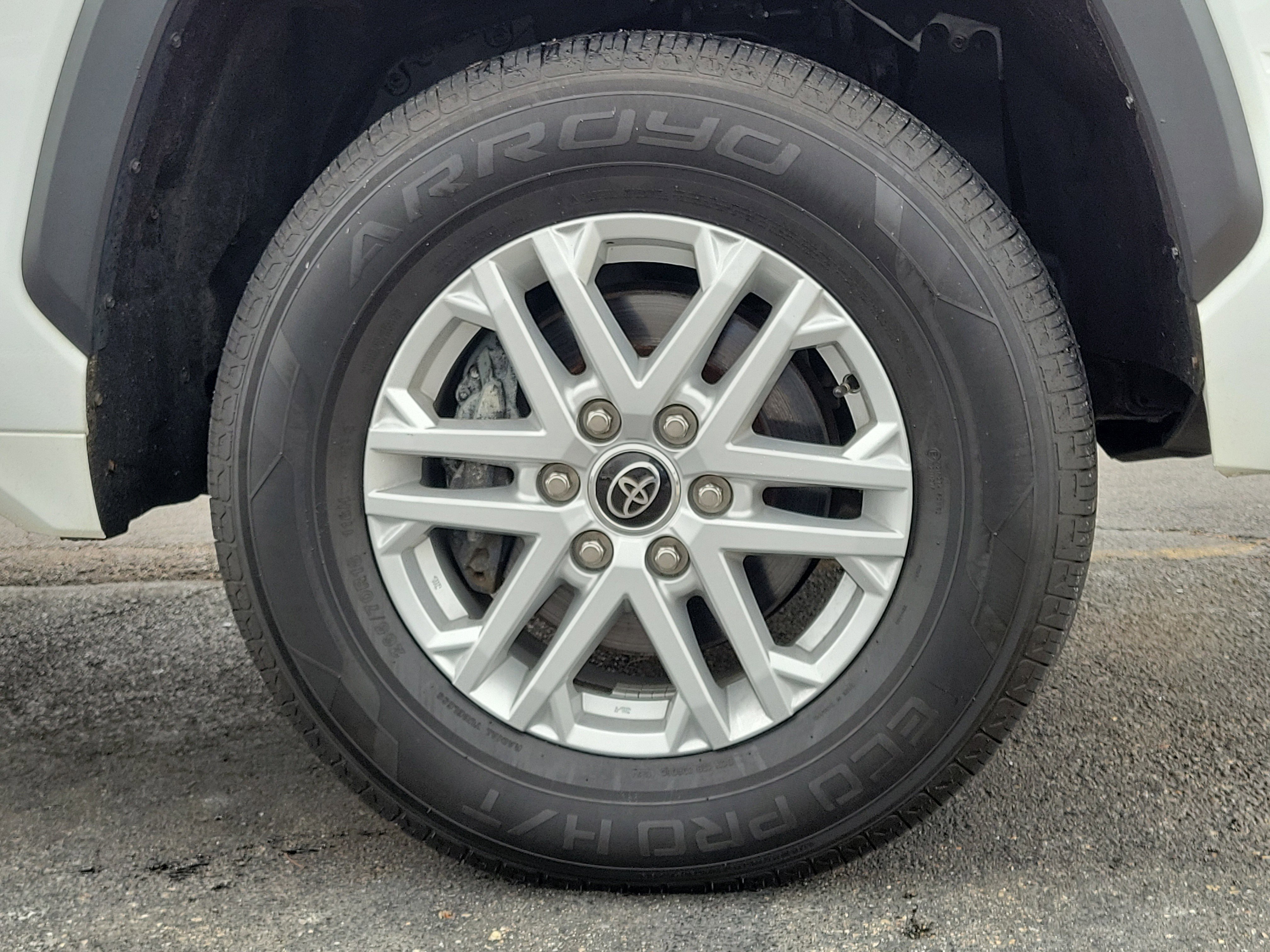 Used 2022 Toyota Tundra SR5 w/ SR5 Convenience Package image 5