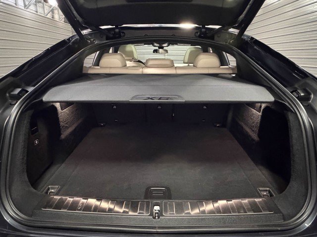 Used 2022 BMW X6 M50i w/ Executive Package image 40