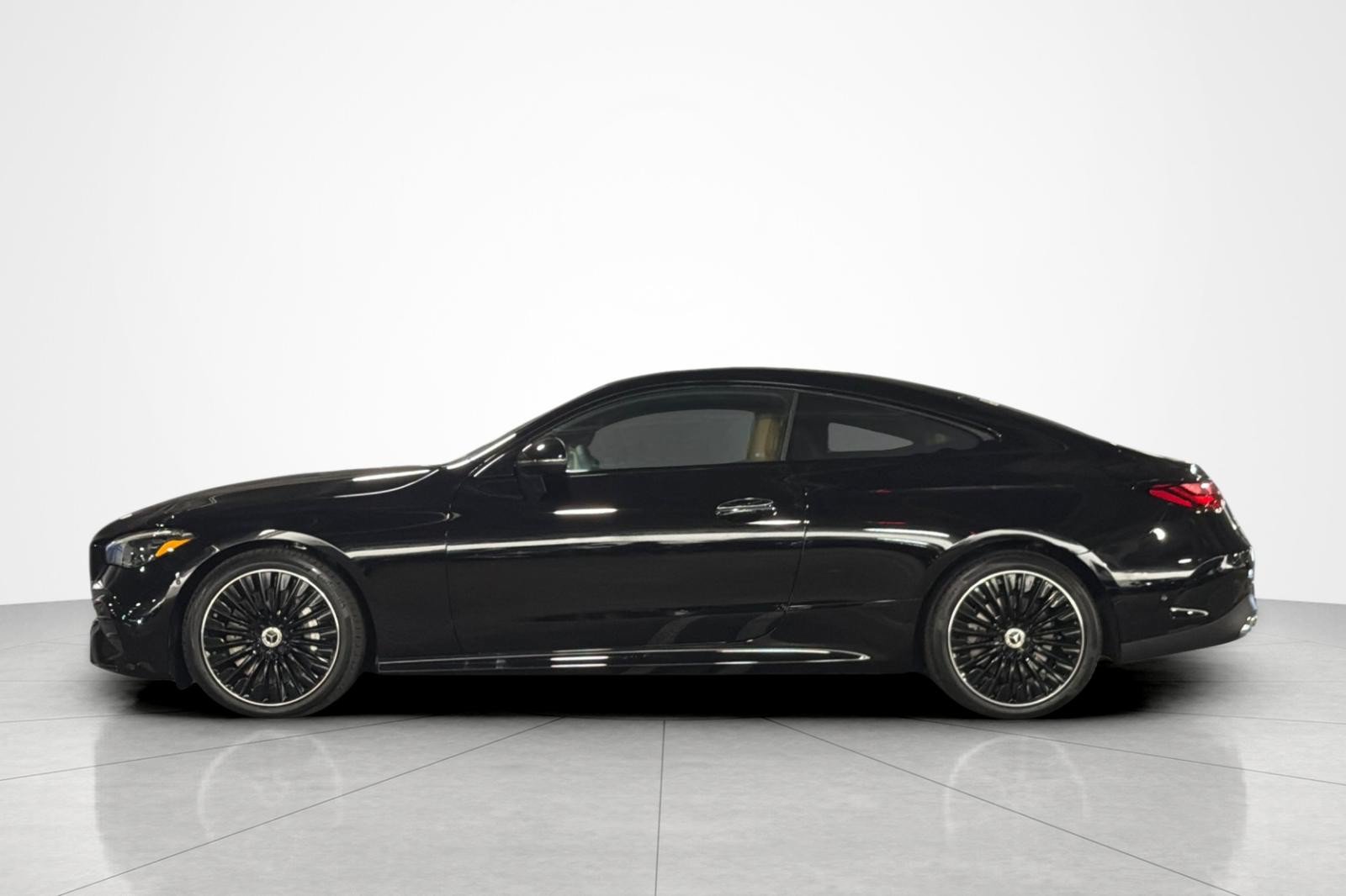 New 2026 Mercedes-Benz CLE 450 4MATIC Coupe image 2