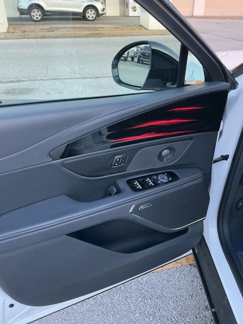 Used 2024 Lincoln Nautilus Reserve w/ Equipment Group 202A image 18