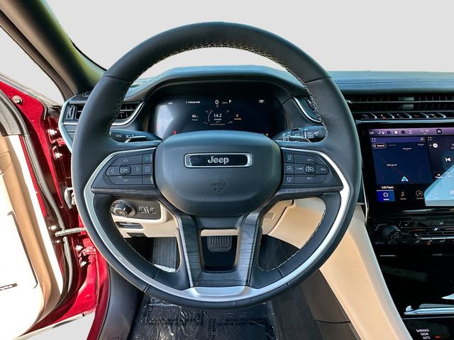 Used 2025 Jeep Grand Cherokee Limited w/ MOPAR Finishing Package AWD/4WD image 11