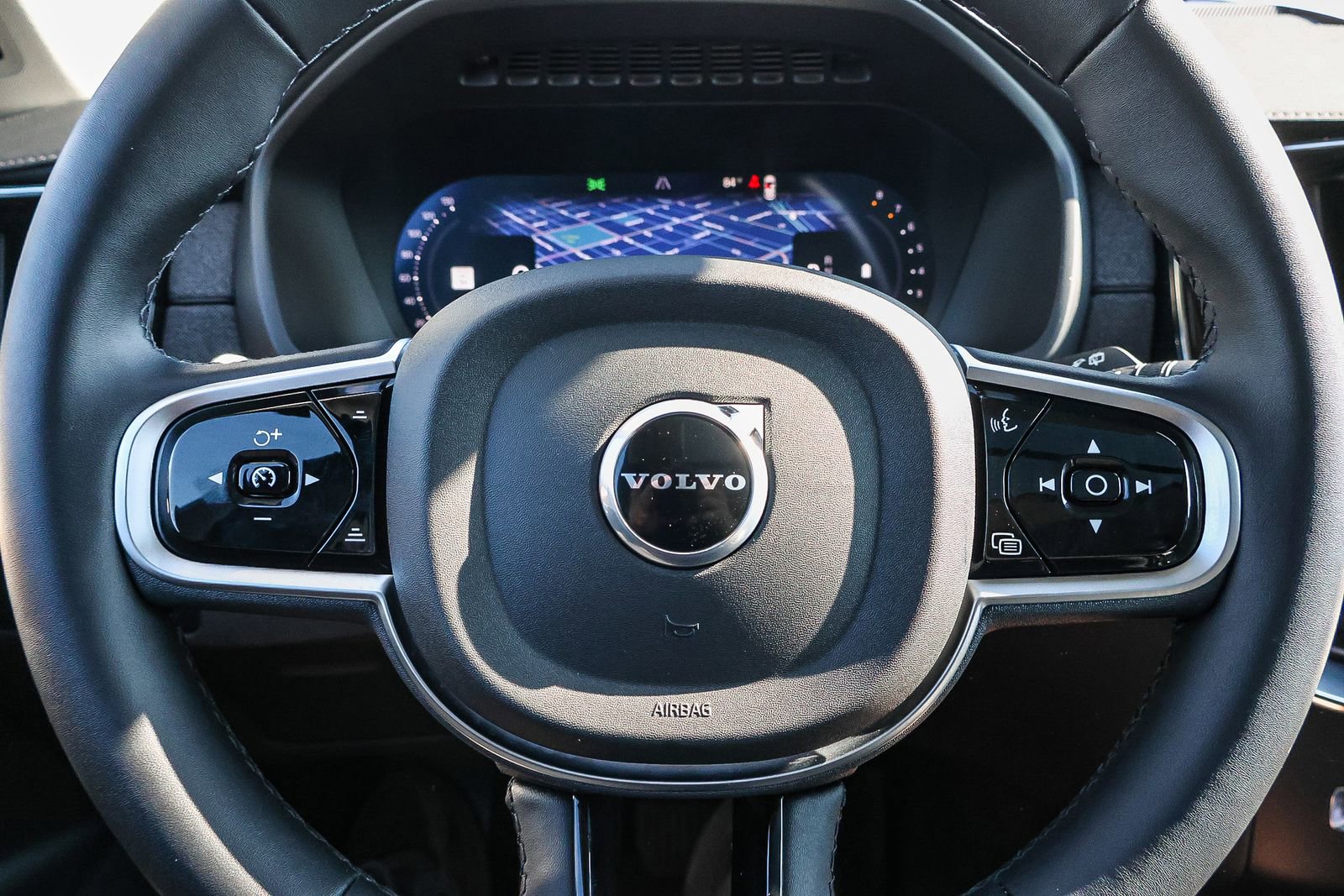 Used 2025 Volvo XC90 B6 Plus w/ Protection Package Premier image 36