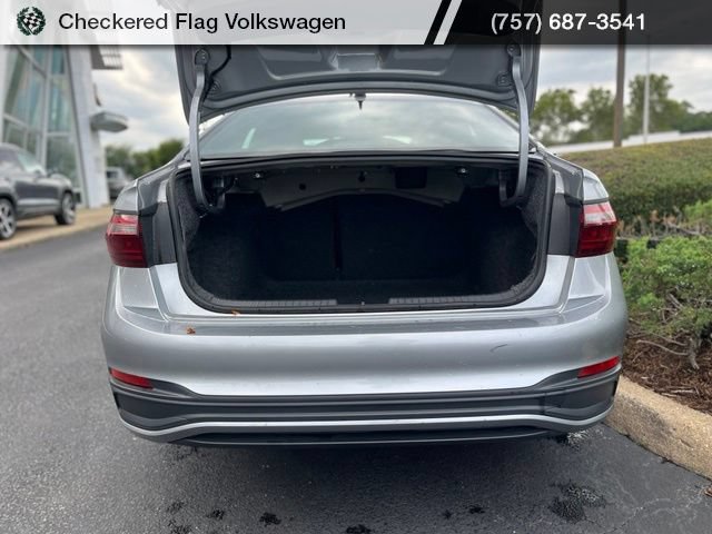 Used 2025 Volkswagen Jetta Sport FWD image 29