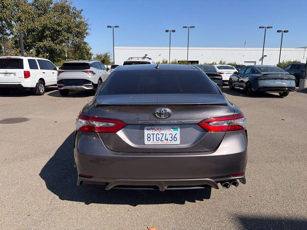 Used 2019 Toyota Camry SE w/ Convenience Package FWD image 5