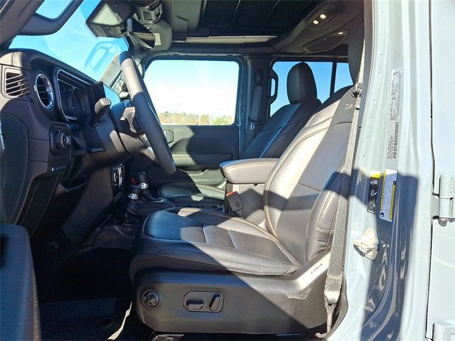 Used 2024 Jeep Wrangler Unlimited Sahara w/ Technology Group image 13