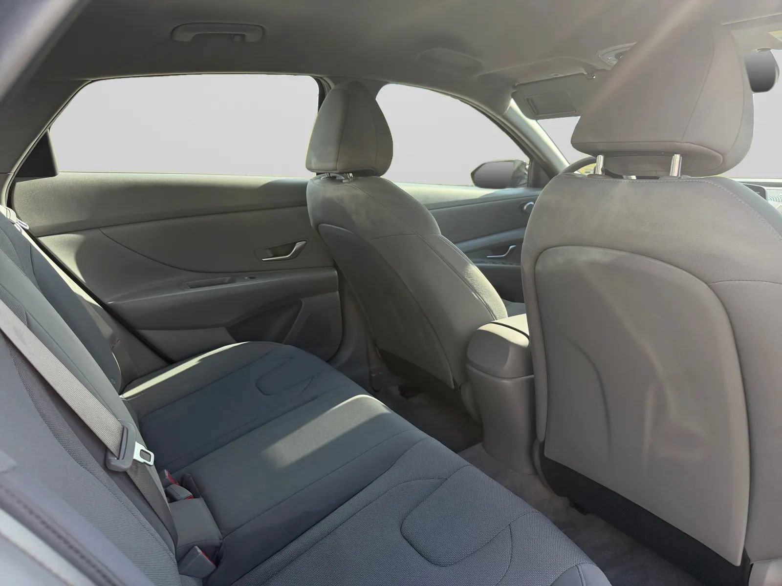 Used 2023 Hyundai Elantra SE w/ Preferred Accessory Package FWD image 29