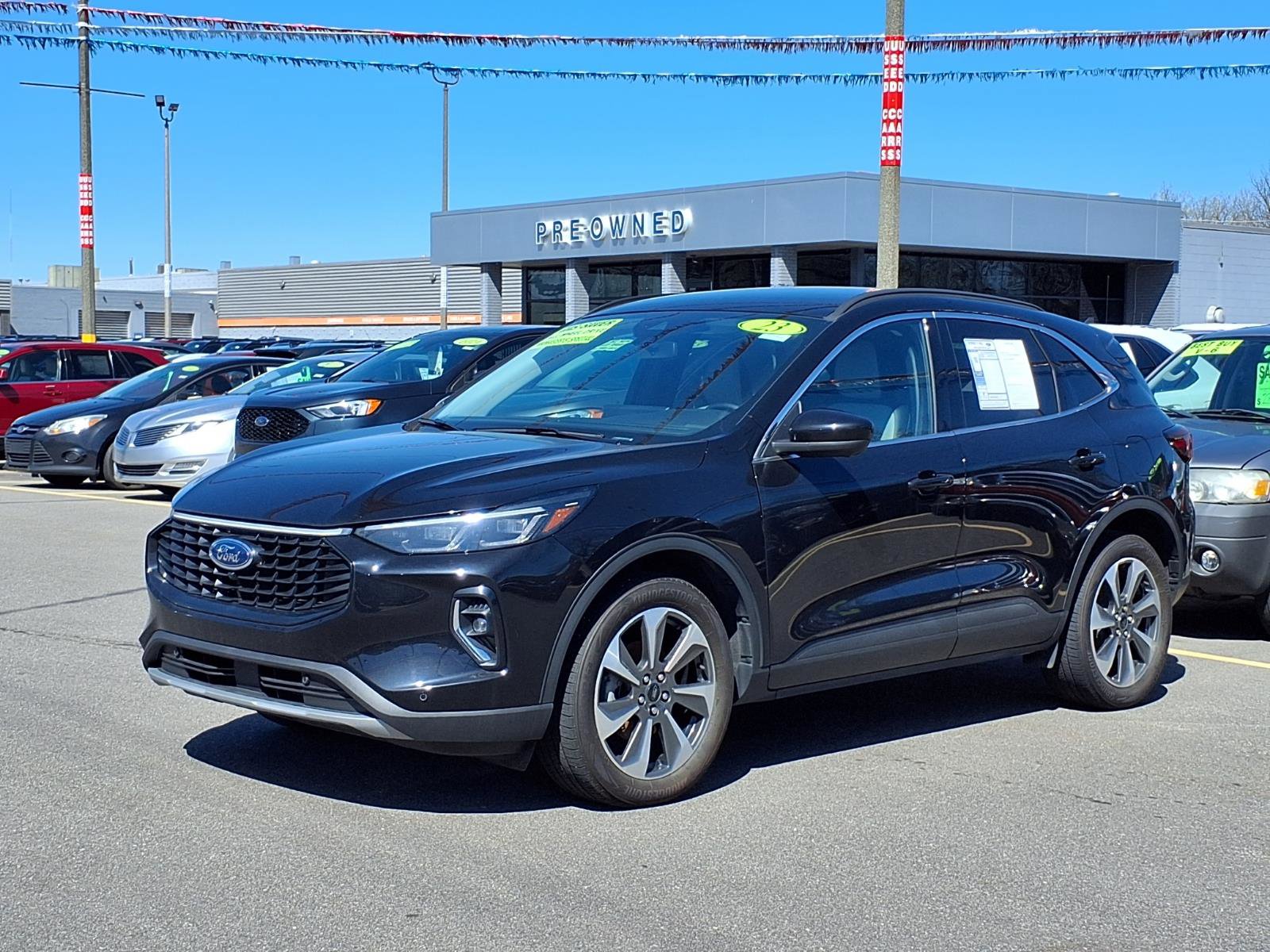 Used 2023 Ford Escape Platinum AWD/4WD image 1
