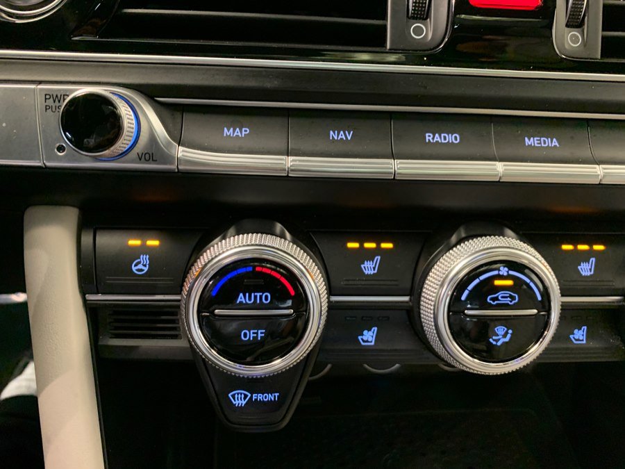 Used 2023 Genesis G70 3.3T w/ Sport Prestige Package image 49