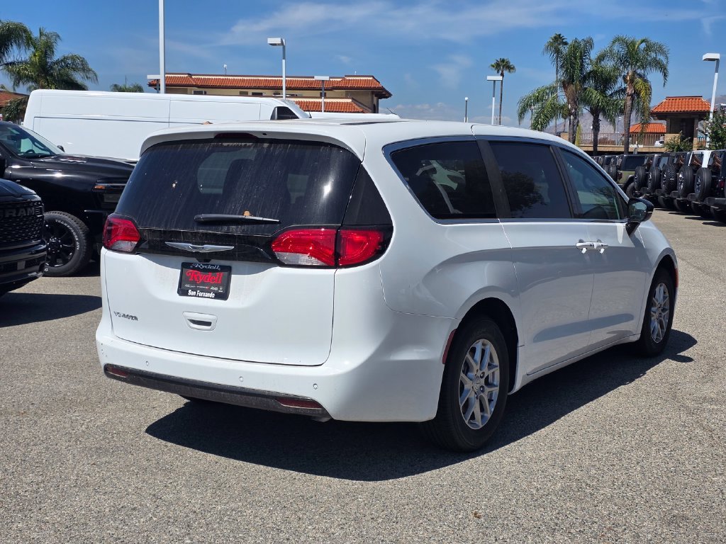 New 2026 Chrysler Voyager LX FWD image 4