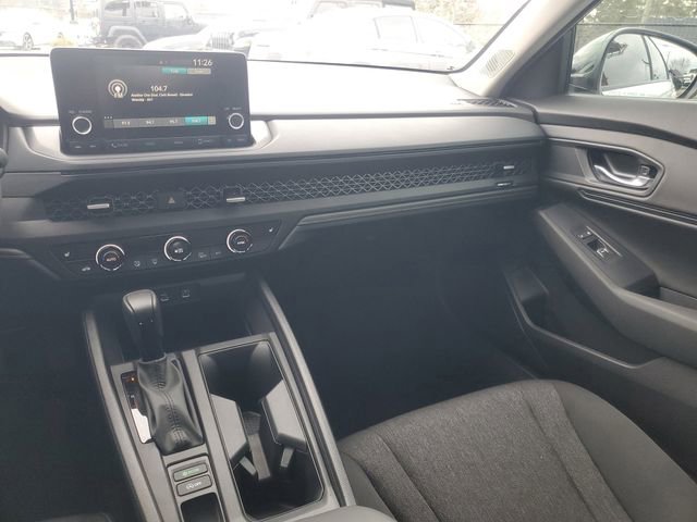 Certified 2025 Honda Accord SE image 30