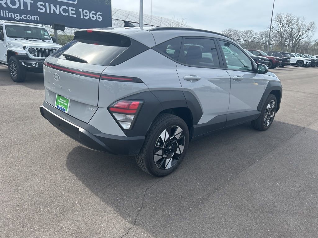 Used 2024 Hyundai Kona SEL AWD/4WD image 5