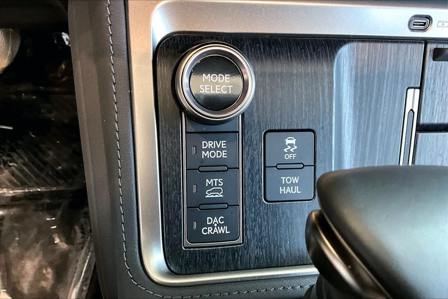 Used 2024 Lexus GX 550 AWD/4WD image 29