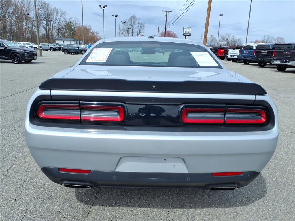 Used 2022 Dodge Challenger R/T w/ Blacktop Package image 5