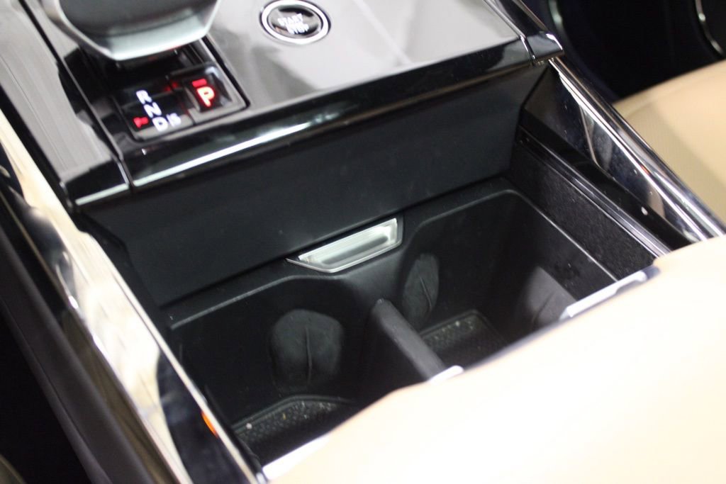 Used 2025 Land Rover Range Rover Sport SE image 36