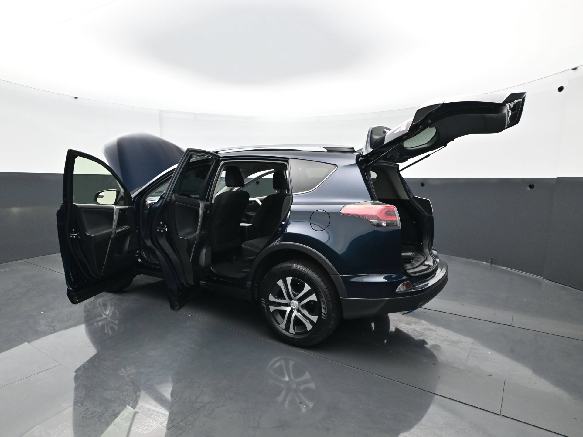 Used 2017 Toyota RAV4 LE w/ All Weather Liner Package FWD image 31