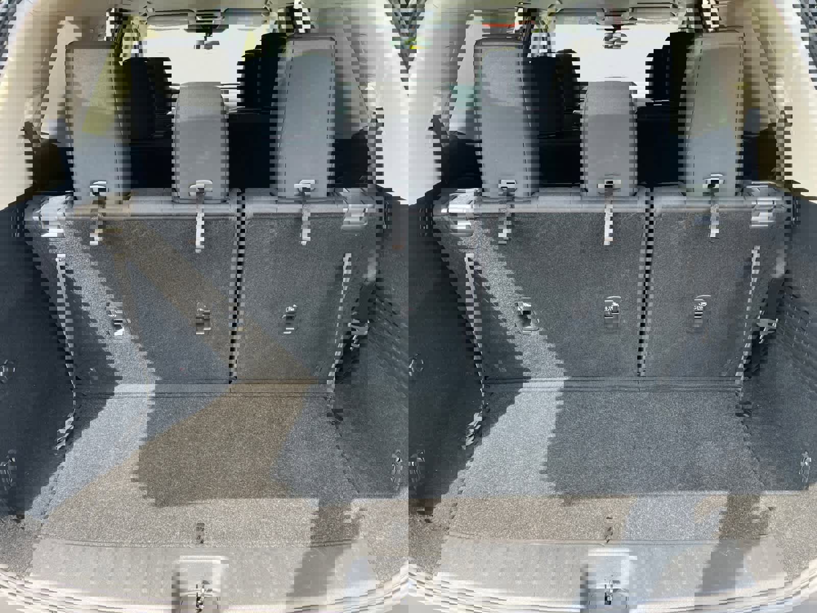 Used 2022 Nissan Pathfinder SV w/ SV Black Package image 5