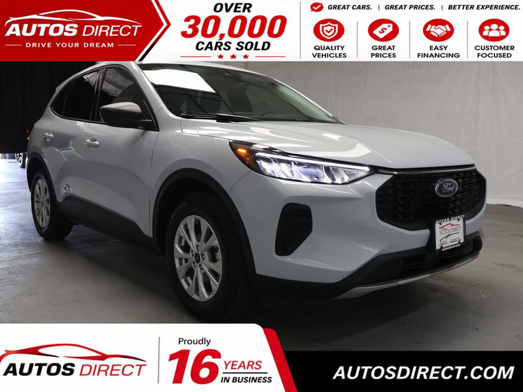 Used 2026 Ford Escape Active w/ Tech Pack #1 FWD image 1