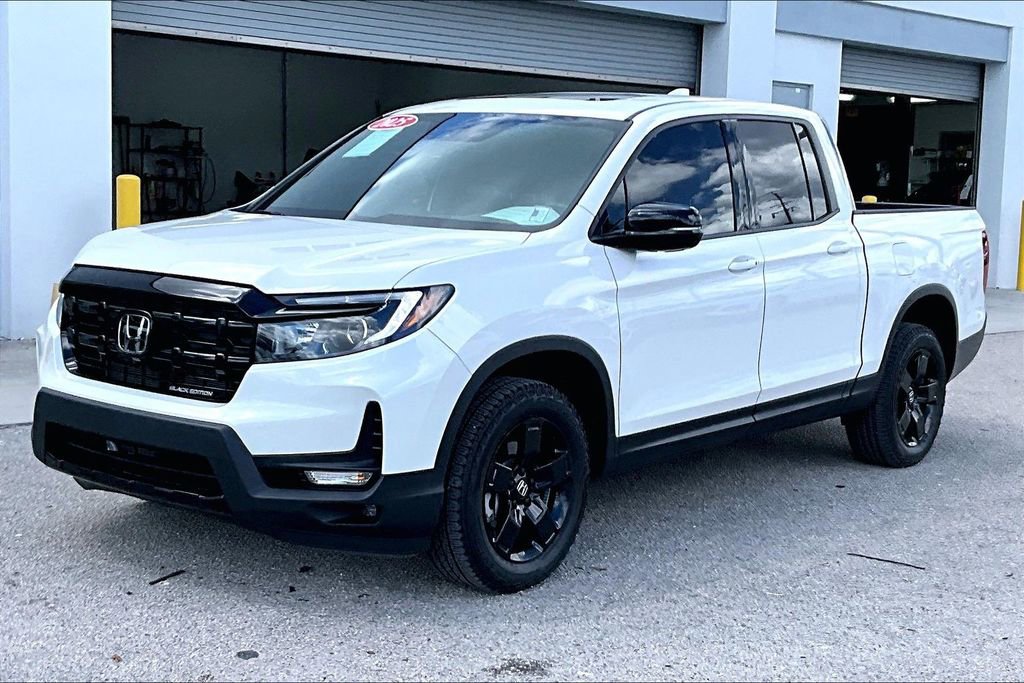 Used 2025 Honda Ridgeline Black Edition image 9