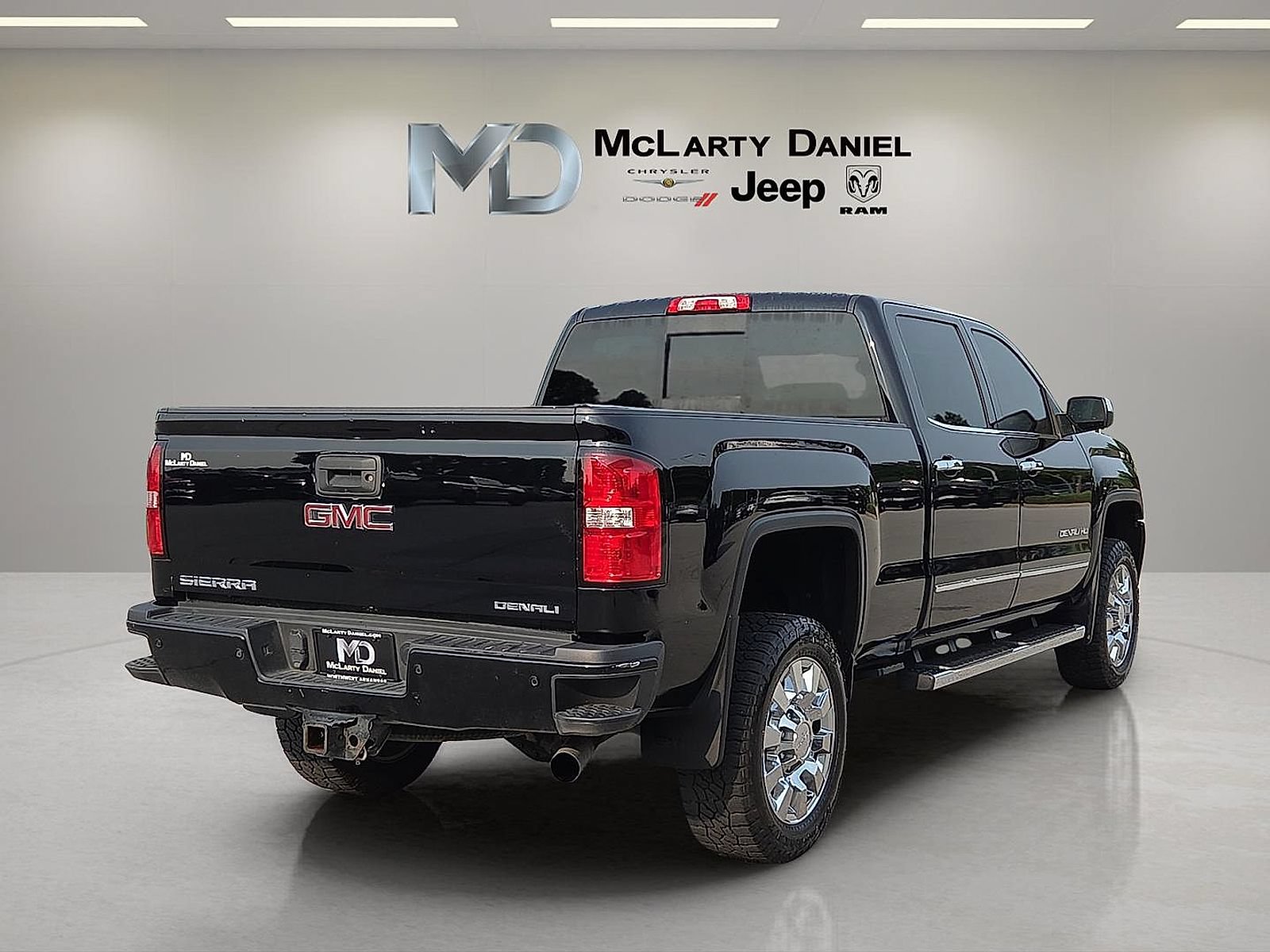 Used 2019 GMC Sierra 2500 Denali w/ Suspension Package, Off-Road AWD/4WD image 5