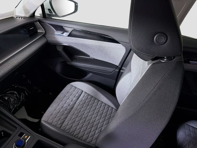 New 2026 Volkswagen Tiguan S FWD image 24
