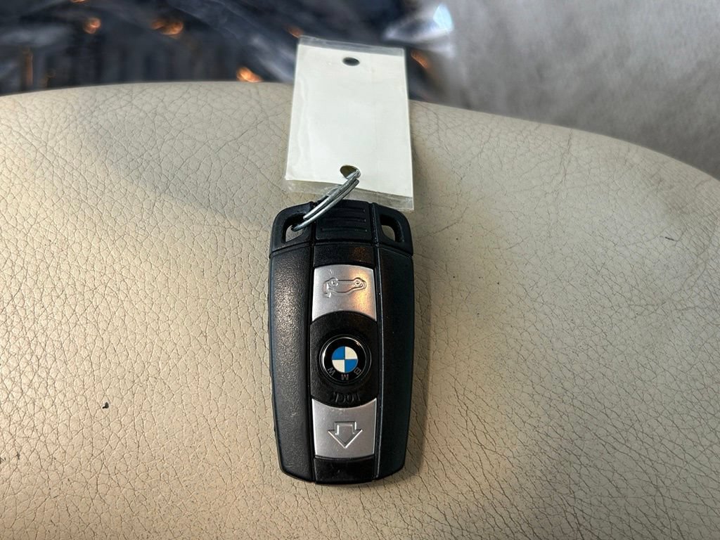 Used 2010 BMW 328i Convertible RWD image 36