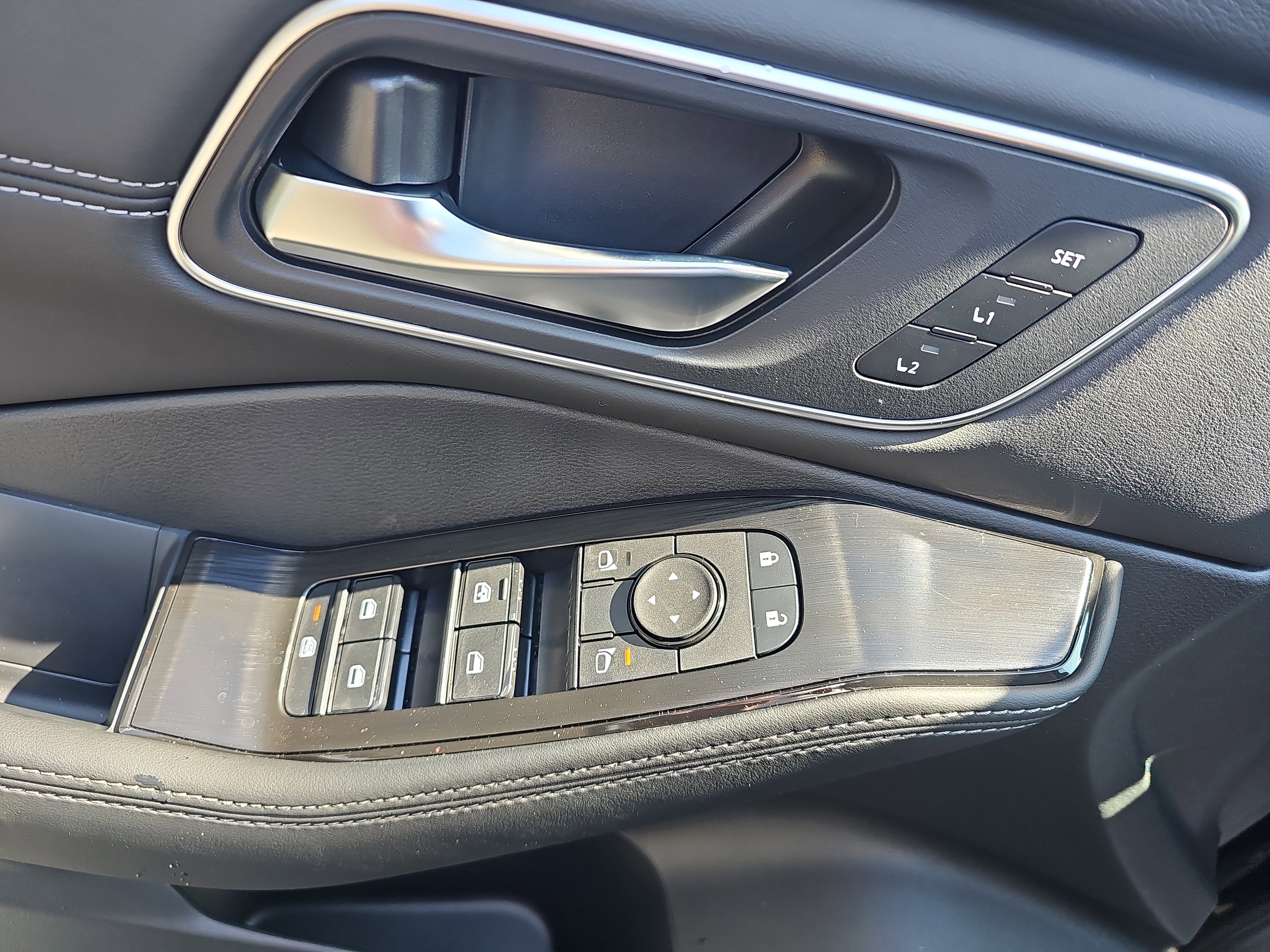 New 2026 Nissan Rogue Platinum AWD/4WD image 9