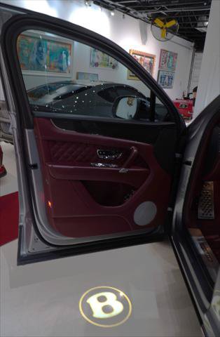 Used 2020 Bentley Bentayga AWD/4WD image 10