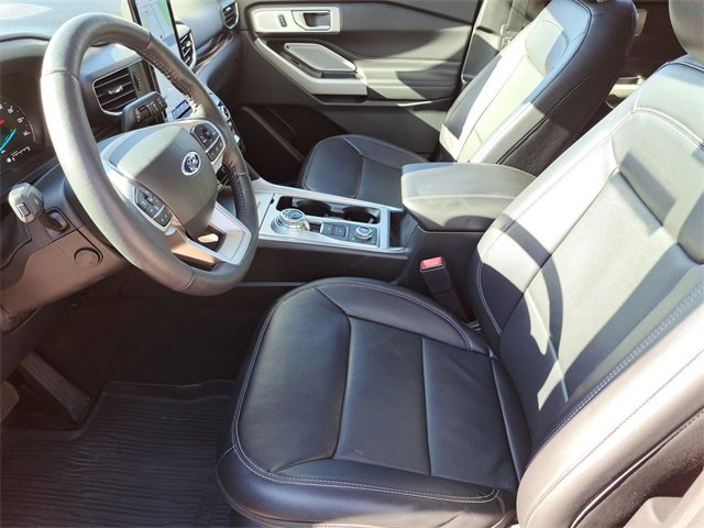 Used 2023 Ford Explorer Limited w/ Limited Technology Package image 24