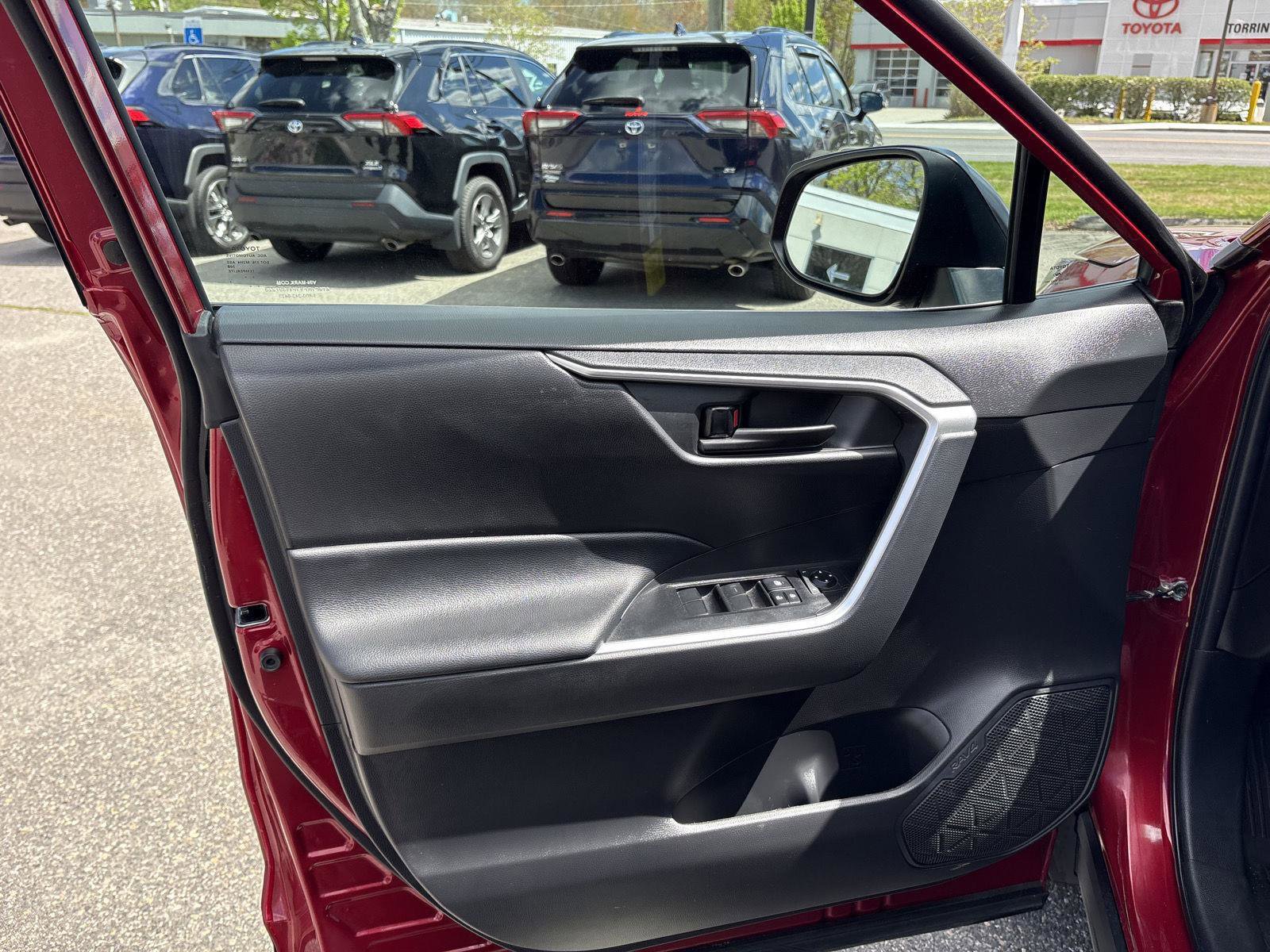 Used 2023 Toyota RAV4 LE AWD/4WD image 9