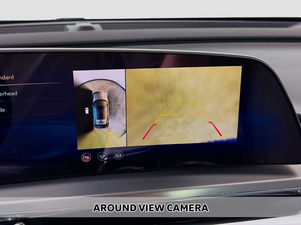 Used 2024 Cadillac Lyriq Luxury RWD image 6