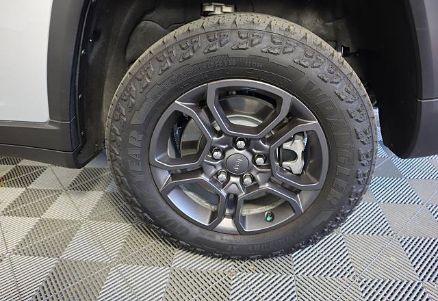 Used 2024 Jeep Grand Cherokee Trailhawk w/ Luxury Tech Group III image 17