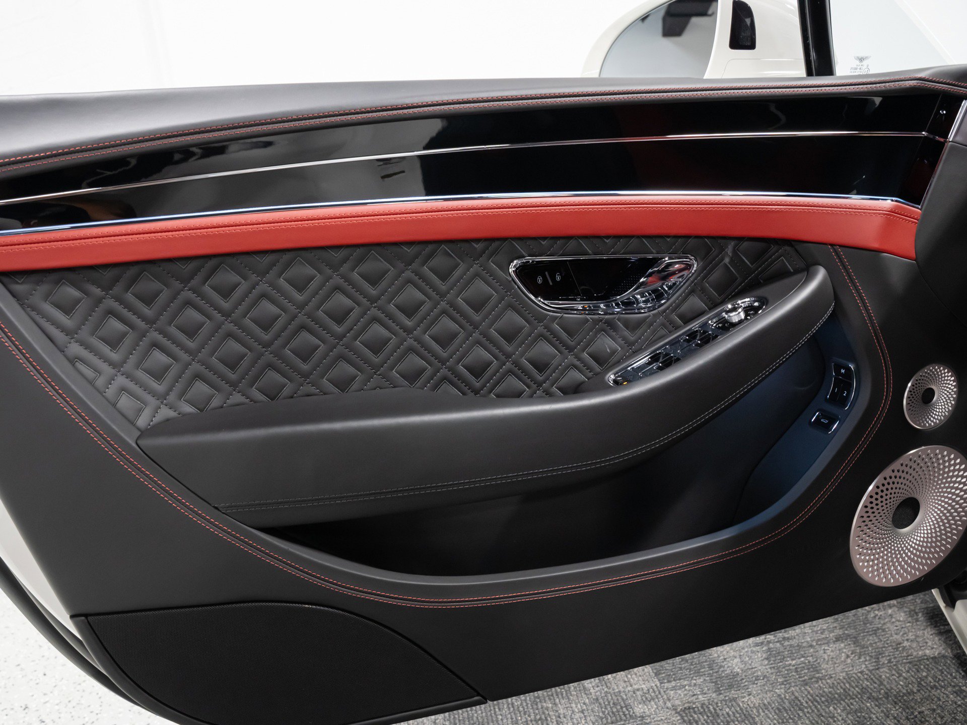 Used 2020 Bentley Continental GT V8 image 27