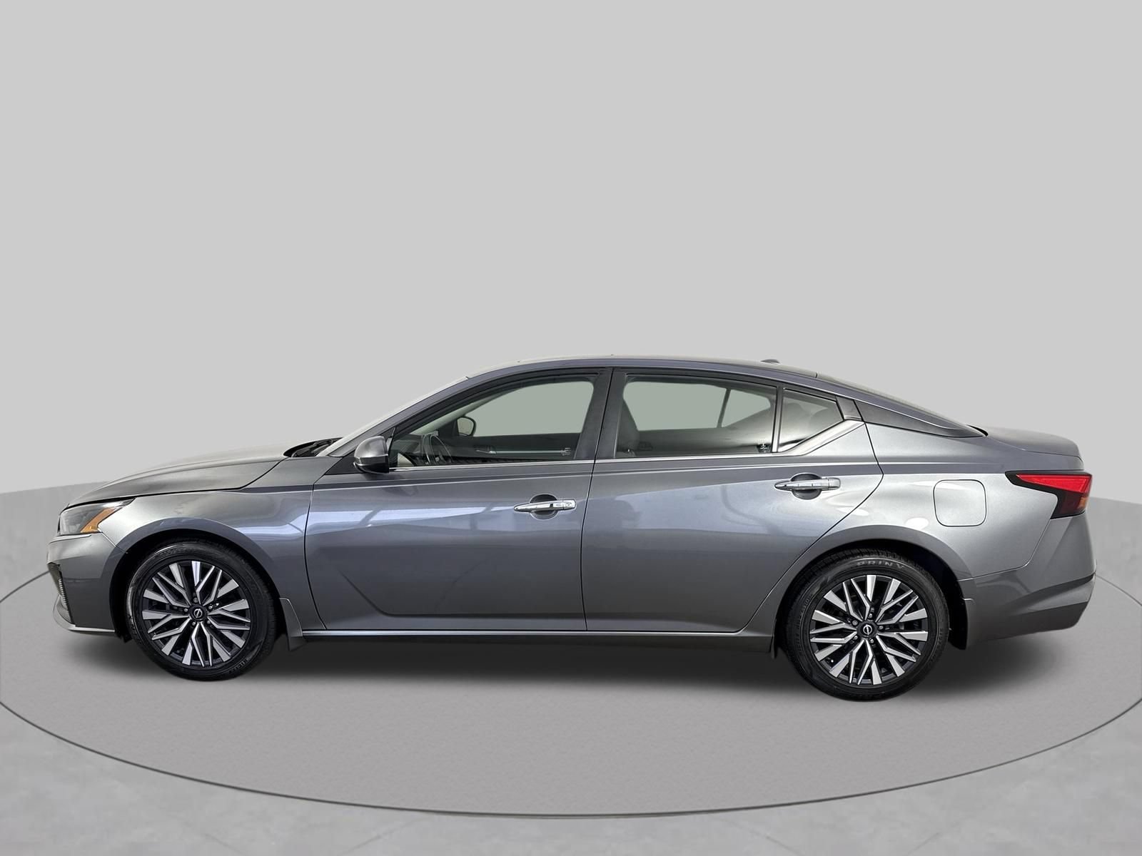 Used 2023 Nissan Altima 2.5 SV w/ SV Premium Package FWD image 30