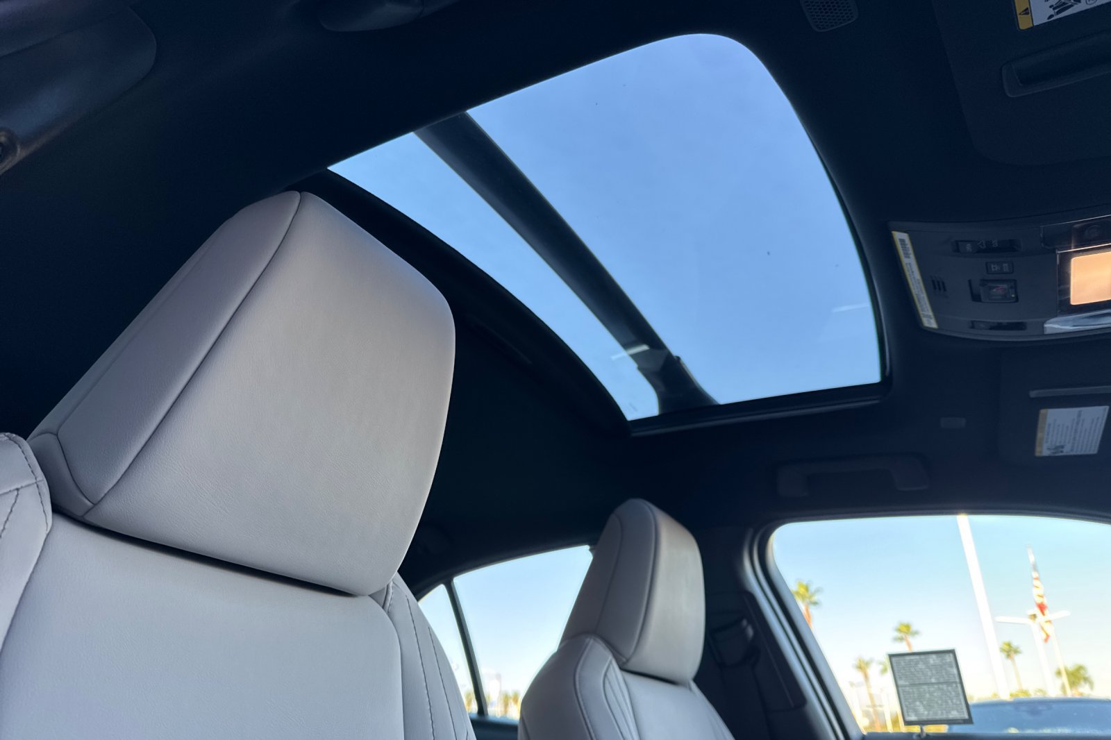 Used 2025 Lexus UX 300h FWD w/ Accessory Package (Z2) image 18