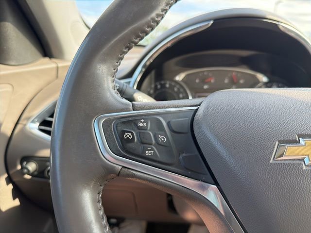 Used 2017 Chevrolet Malibu LT FWD image 34