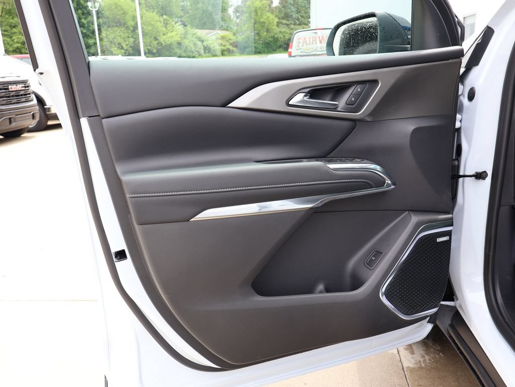 New 2026 Chevrolet Traverse LT w/ Enhanced Driving Package FWD image 11
