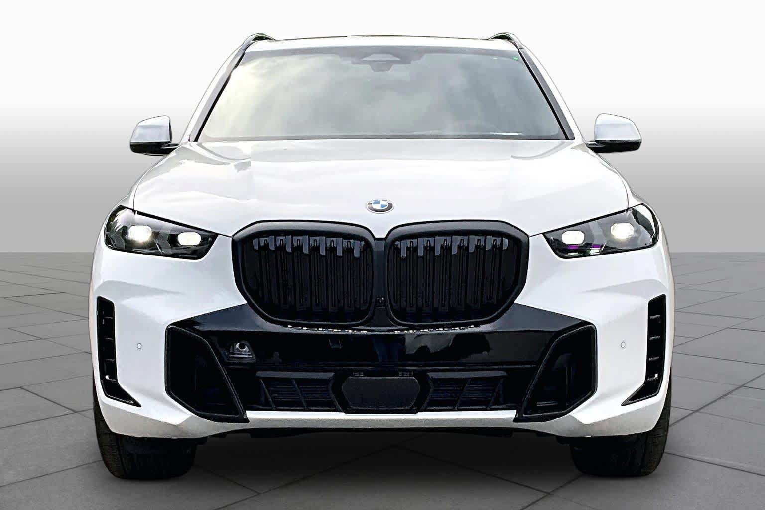 New 2026 BMW X5 xDrive40i w/ M Sport Package AWD/4WD image 3