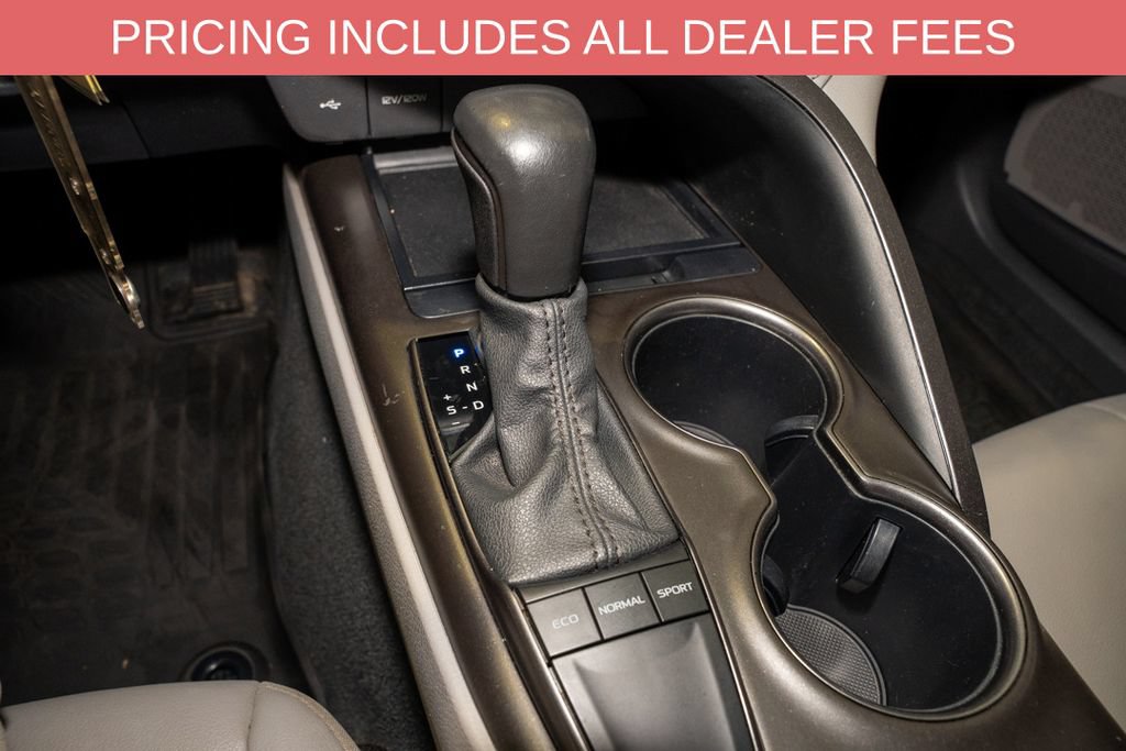 Used 2023 Toyota Camry SE FWD image 14