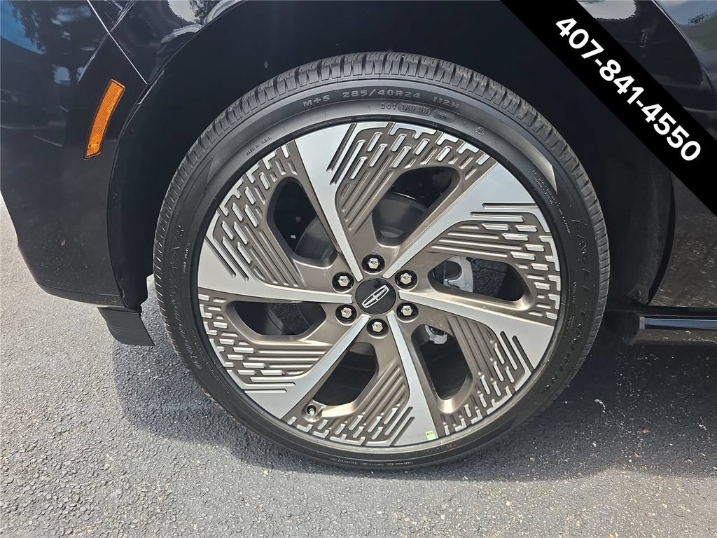 New 2027 Lincoln Navigator L Black Label RWD image 8