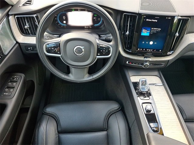 Used 2022 Volvo XC60 T8 Inscription w/ Advanced Package image 12