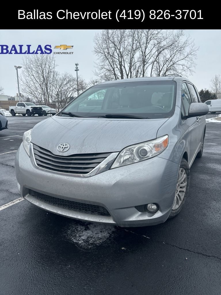Used 2012 Toyota Sienna image 1