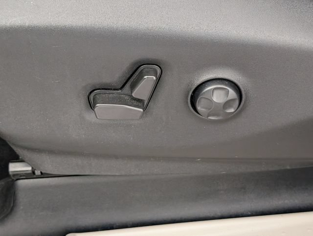 Used 2022 Chrysler Pacifica Touring-L FWD image 14