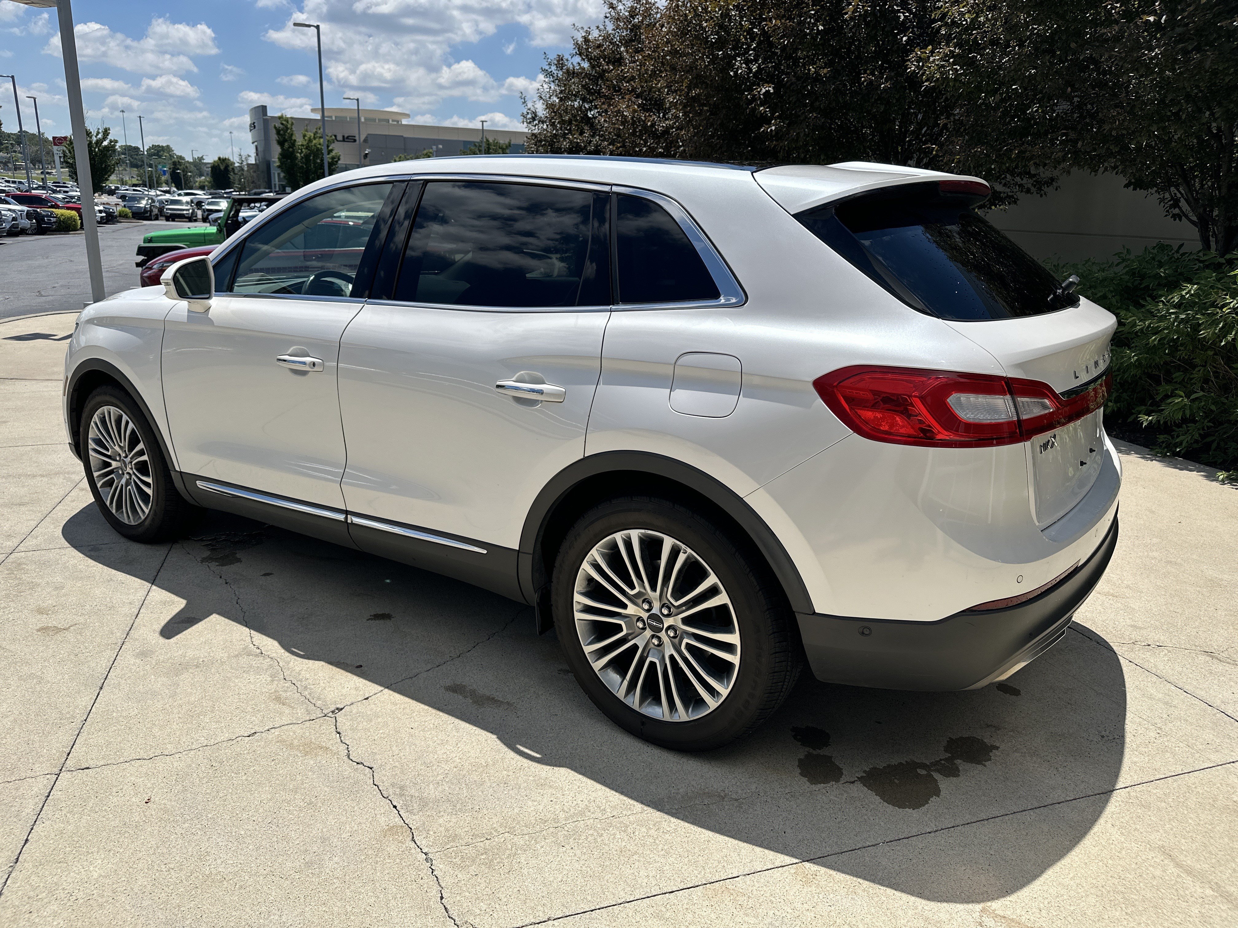 Used 2016 Lincoln MKX Reserve w/ Technology Package AWD/4WD image 7