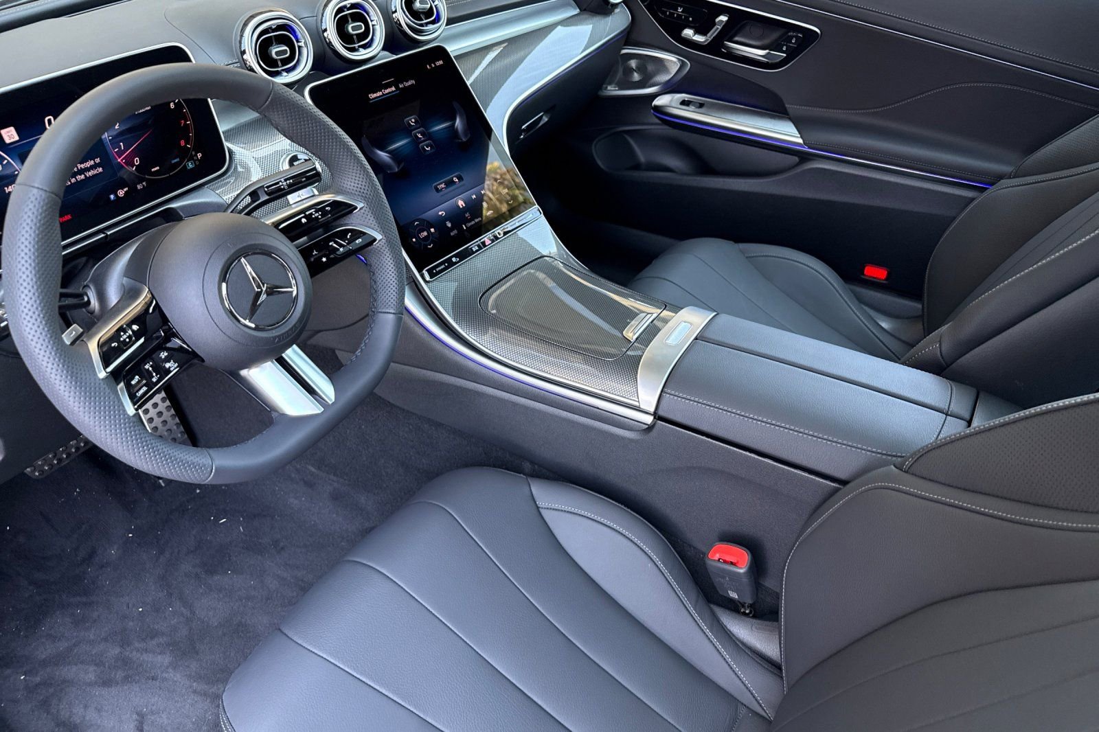 Used 2025 Mercedes-Benz CLE 300 4MATIC Coupe image 8