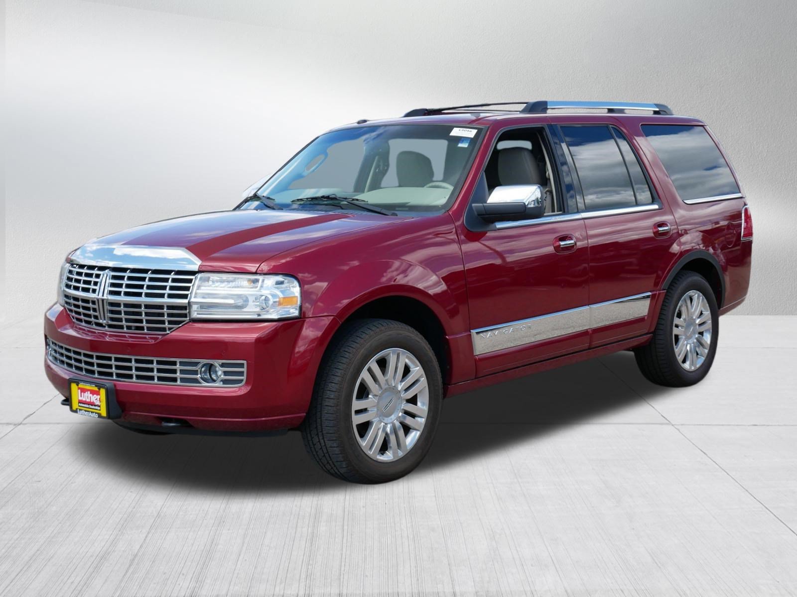 Used 2014 Lincoln Navigator 4WD image 3