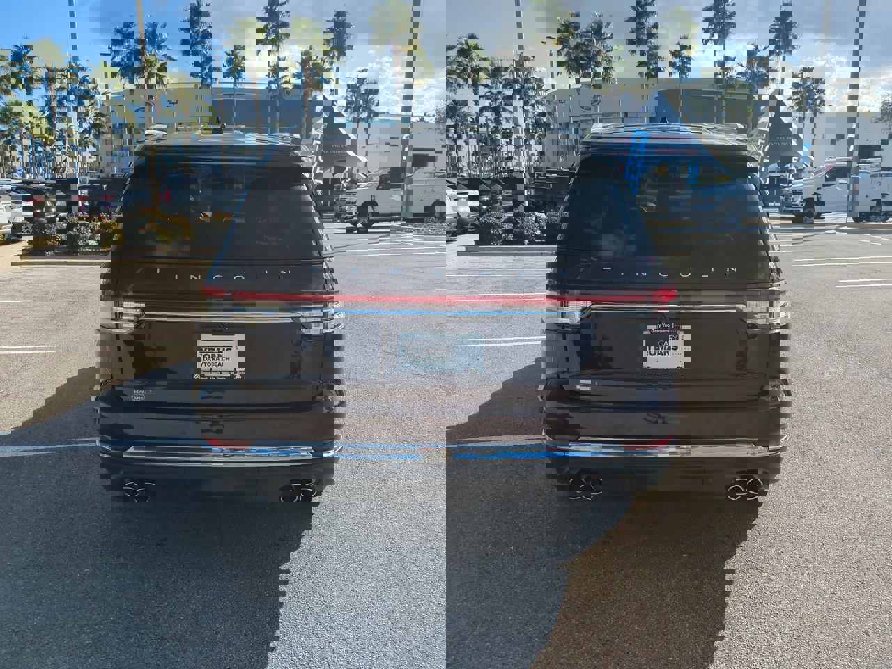 Certified 2023 Lincoln Aviator AWD w/ Class IV Trailer Tow Package image 5