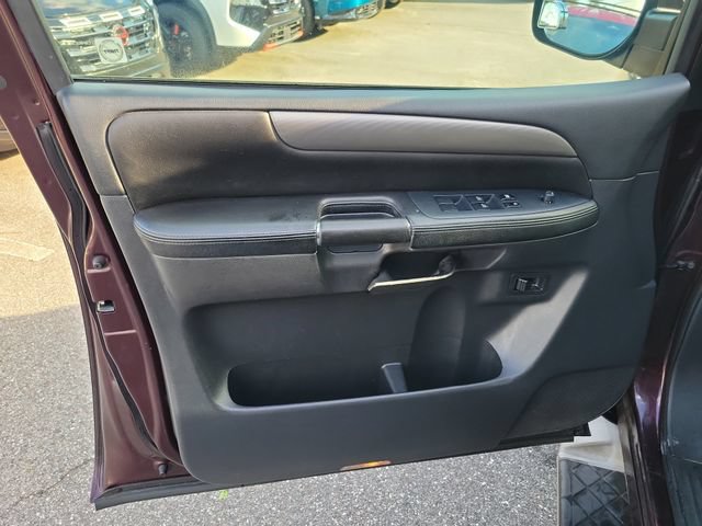 Used 2013 Nissan Armada SV RWD image 15