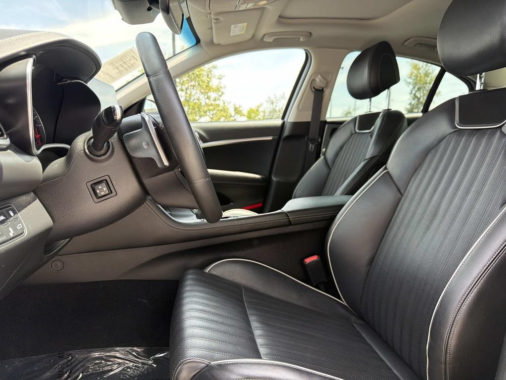 Used 2021 Genesis G70 2.0T w/ Elite Package RWD image 15